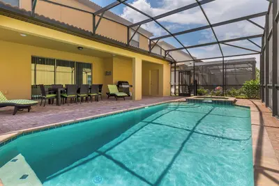 Image de Amazing 8bdr Villa 20 mins from Disney and Epic! Private Pool / Spa / Game Room