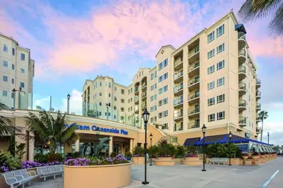 Image de Oceanside Pier Wyndham 2 Bedroom Condo against the Pacific