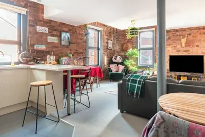 Image de Cozy 2-bedroom apartment in welcoming Liverpool with WiFi