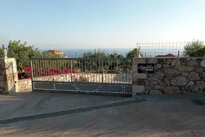 Image de Cozy family friendly shared home with stunning view