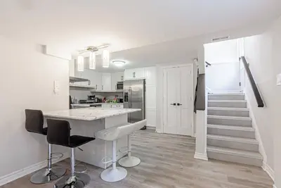 Image de Fabulous Forested Flat