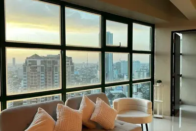 Image de Symphony Tower 44sqm Quezon City - Full glass View