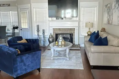 Image de 3-bedroom house in wonderful Guyton with theater room, WiFi, Ac, Ev charger