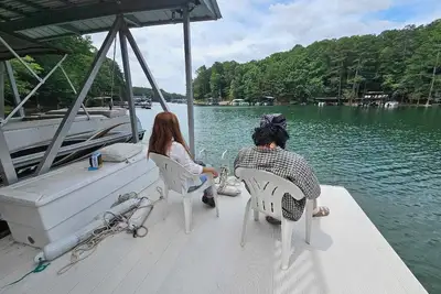 Image de 3 bedroom Cabin on Lake Lanier Buford with WiFi, Ac