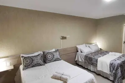 Image de RiverSide Flat 102 – Settle in with charm near the waterfront