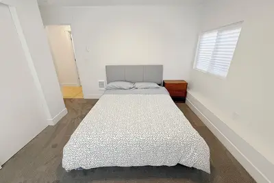 Image de Sleep 17, 8 room, 4 bath, 2 units Seatac no fly zone WiFi, Ac