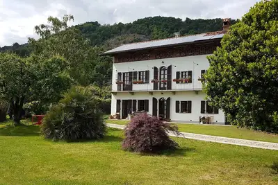 Image de Cozy house on the hill with beautiful view suitable for groups of people