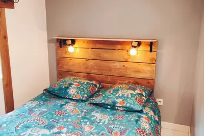 Image de Maison isolée dans les Monts d'Ardèche avec four à pizza, sauna, cabane, rivière