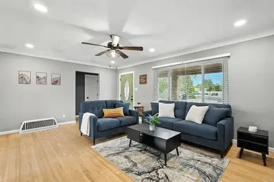 Image de Welcome to Route 66 Retreat - No House guests without prior approval from host.