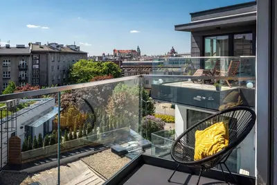 Image de Unique Studio with 2 balconies - city view.