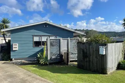 Image de Otahu Oasis - 3br Home + Sleepout Near Golf & Pool