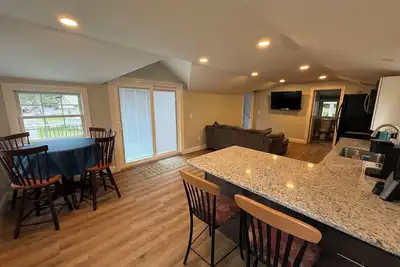 Image de Newly renovated 2-bedroom house with access to Lake Winnipesaukee in Alton Bay