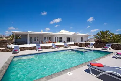 Image de Villa Quiquere - great 4 bedroom Puerto Calero villa with heated pool & hot-tub