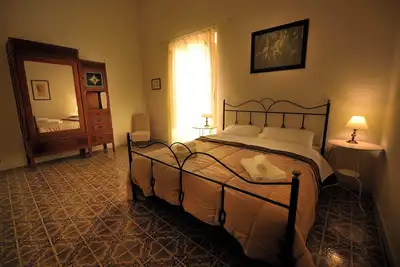 Image de Big Square House