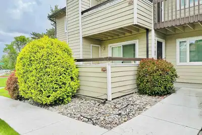 Image de Tranquil Green Hideaway/ 2Baths /Sleeps 7