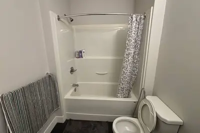 Image de Entire Ground floor - Bed Room & Rec room in Quite & pleasant Neighborhood