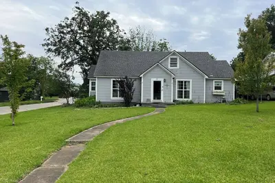 Image de Charming 2-bedroom house with a full remodel in beautiful Denison with WiFi, Ac