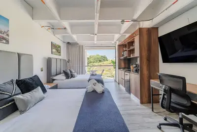 Image de |Ahead| Versatile Loft near the airport + balcony