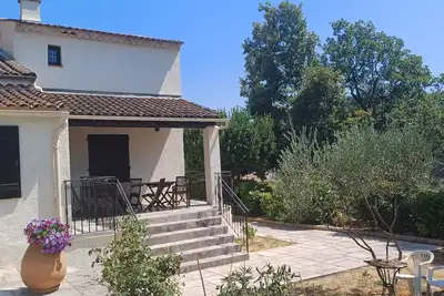 Image de Villa provençale avec piscine\n4 chambres idéal pour une ou deux famille(s)