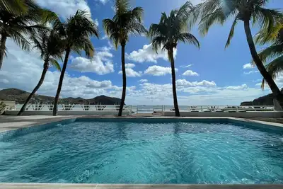 Image de Beachfront Charming 4-bedroom house with WiFi and Ac. 5 minutes to the town!