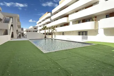 Image de Appartement T3 Moderne – Jardin, Terrasse & Piscine