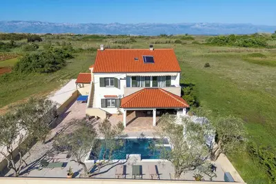 Image de 4-bedroom villa in amazing Privlaka with fitness room, sauna, WiFi, Ac