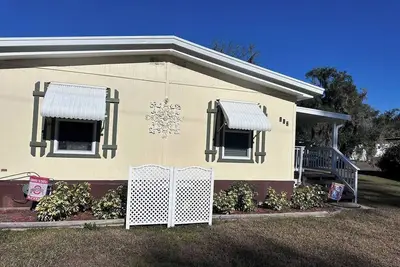 Image de House on the St John’s River with boat slip
