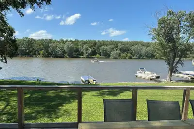 Image de Riverfront 2 bedroom, 2 bathroom house with all the amenities