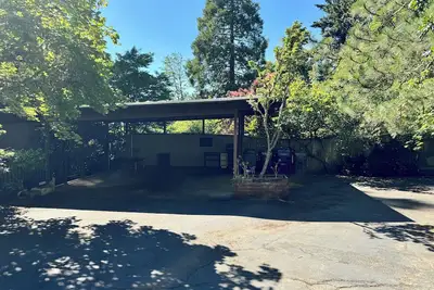Image de 4-bedroom house on 4 peaceful acres in South Eugene with WiFi, Ac & Ev charging!