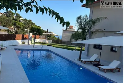 Image de 2-bedroom apartment, kitchen, swimming pool, garden, communal sun loungers