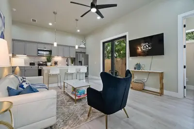 Image de Your Gated Retreat with 3 Unique Rentals Near Dt