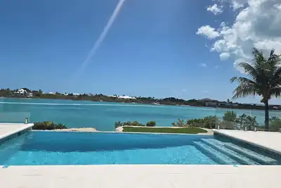 Image de Villa Nirvana - Water Front Oasis where tranquility awaits!