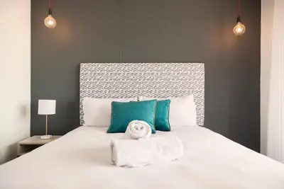 Image de Luxurious 2 Bedroom Apartment in Woodstock Cape, Town