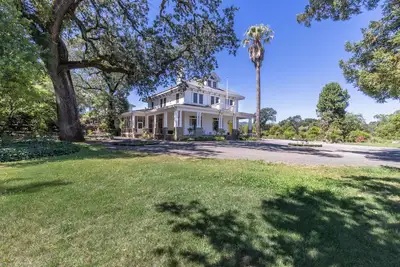 Image de Asti Estate Enchanting Wine Country Farm