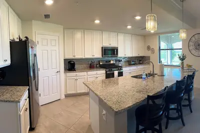 Image de Beautiful and Spacious Townhome Lakewood National Golf Club.