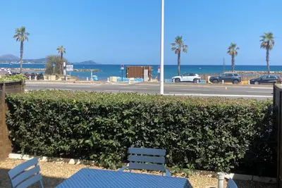 Image de Nouveau! Studio rez de jardin à 50m de la plage, superbe vue mer! Avec parking