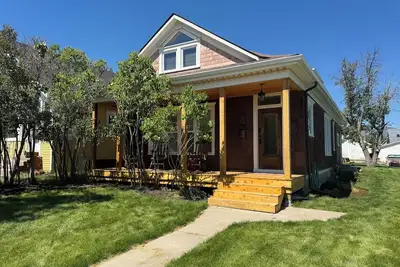 Image de Charming Vintage Retreat in the Heart of Anaconda.