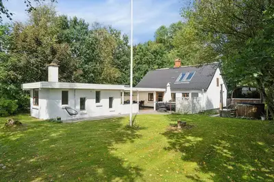 Image de Belle maison à Thyholm avec sauna