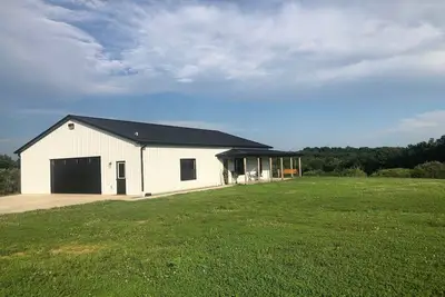 Image de DairyLand - A Private Getaway on 16 acres next door to Dairy Farm with Ev Hookup