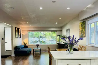 Image de 3-star Suite Central Vancouver