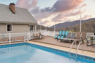 Image de Secluded Mountain Cabin Firepit 12ppl