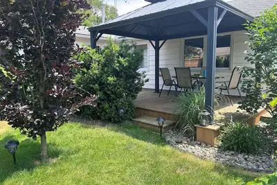 Image de Charming 3 bedroom cottage, canal access to lake St Clair, family & pet friendly