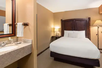 Image de 2 Queen Loft With Kitchen, Access to Pool, Hot Tub, and Gym