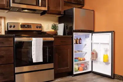 Image de Two Queen Fireplace Suite With Kitchen, Access to Pool, Hot Tub, and Gym