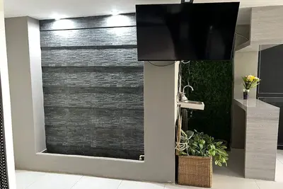 Image de Beautiful apartment 30 meters from the beach! Excellent location in the Port!