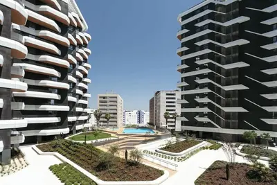 Image de Premium Flat w/ Balcony & Pool by HostWise