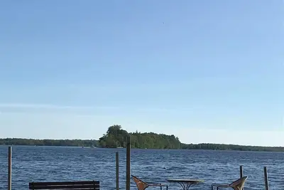 100 ft lakefront cottage