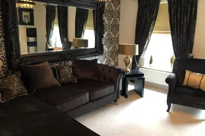 Image de 2-Bed Hillside House - Sleeps 4, Garden & Parking