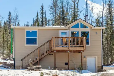 Image de Off-Grid Forest Getaway w/ WiFi on 4 Acres