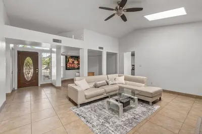 Image de Spacious 5-bedroom house in delightful Glendale with WiFi, Ac